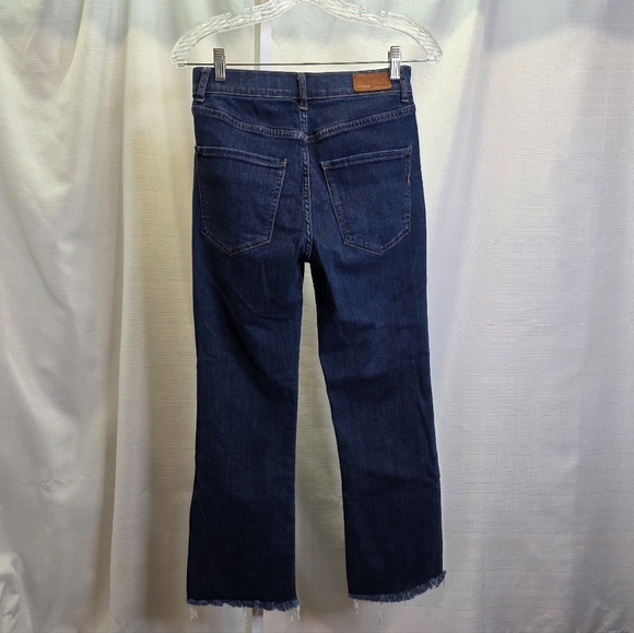 Express High Rise Croped Flare Raw Hem Jeans Size 4 - Picture 9 of 10